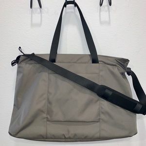 Everlane ReNew Transit Weekender